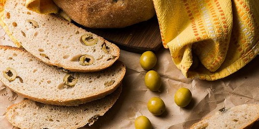 Домашний хлеб с оливками