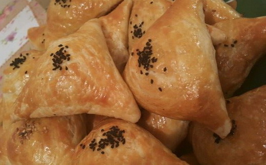 Слоеные мясные пирожки