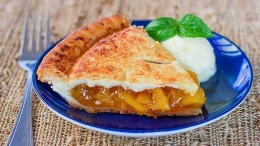Пирог песочный с консервированными персиками