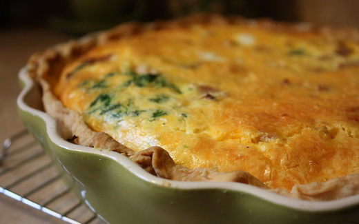 Пирог с луком и с сыром