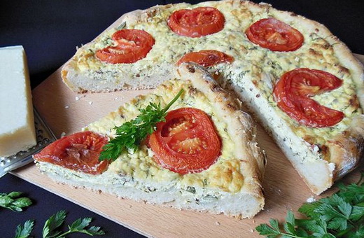 Пирог слоеный с сыром