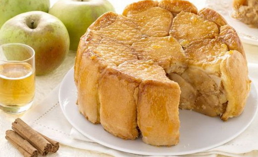 Шарлотка с яблоками на хлебе